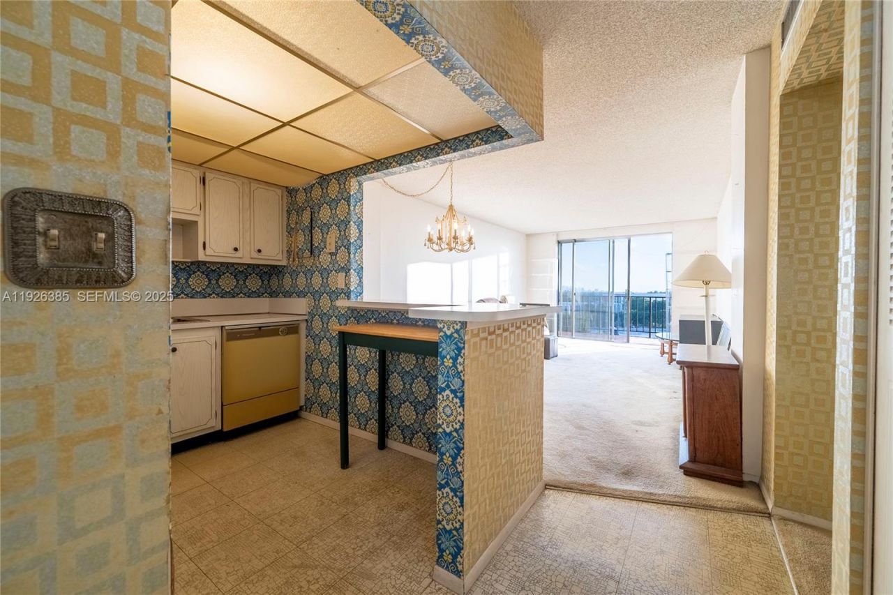 1465 NE 123rd St, Unit PH9, North Miami, FL 33161 Photo