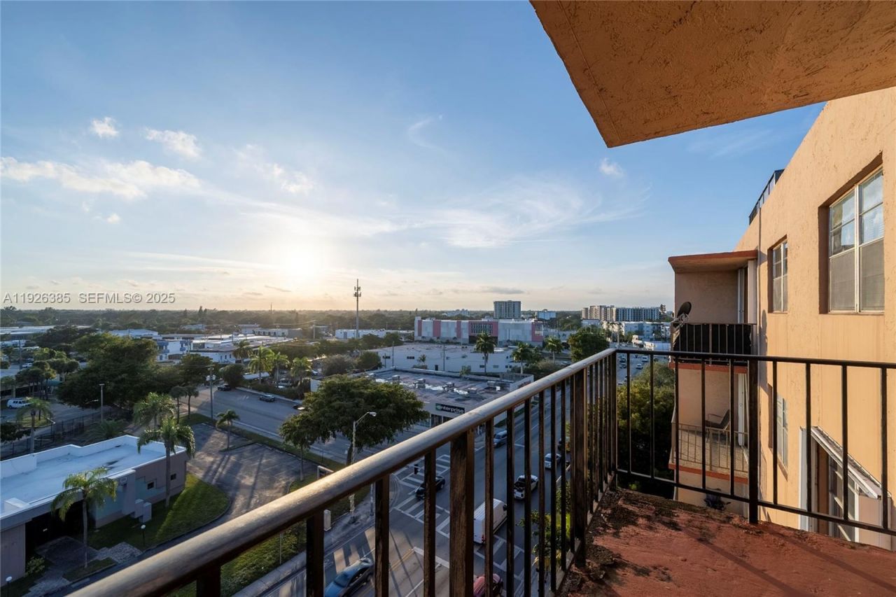 1465 NE 123rd St, Unit PH9, North Miami, FL 33161 Photo