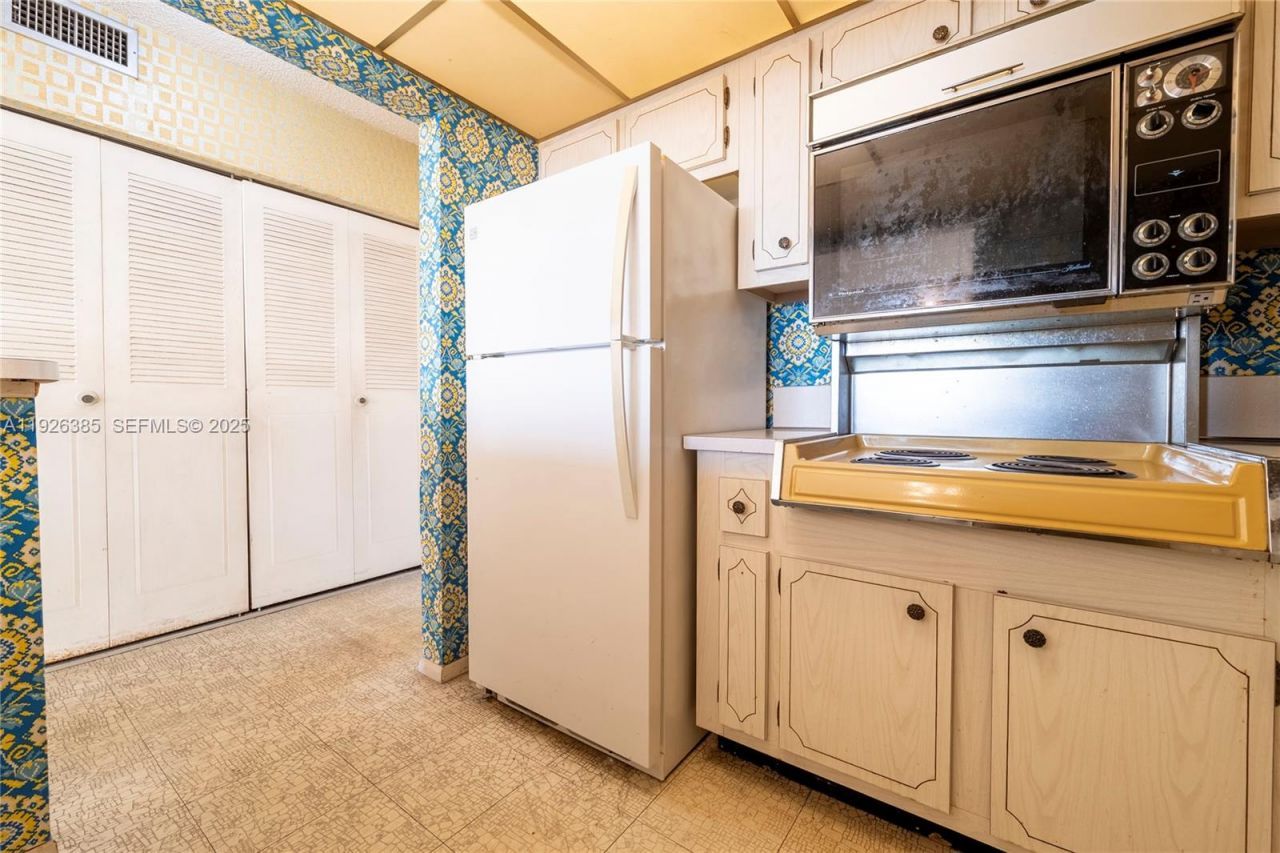 1465 NE 123rd St, Unit PH9, North Miami, FL 33161 Photo