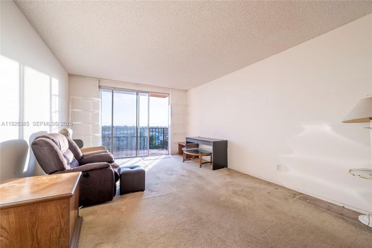 1465 NE 123rd St, Unit PH9, North Miami, FL 33161 Photo