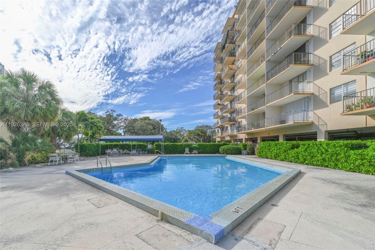 1465 NE 123rd St, Unit PH9, North Miami, FL 33161 Photo