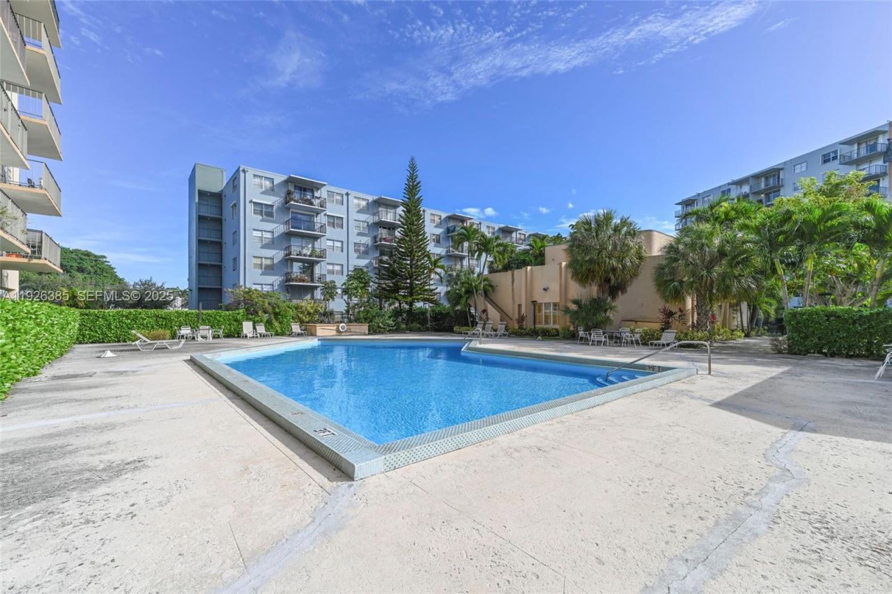 1465 NE 123rd St, Unit PH9, North Miami, FL 33161 Photo