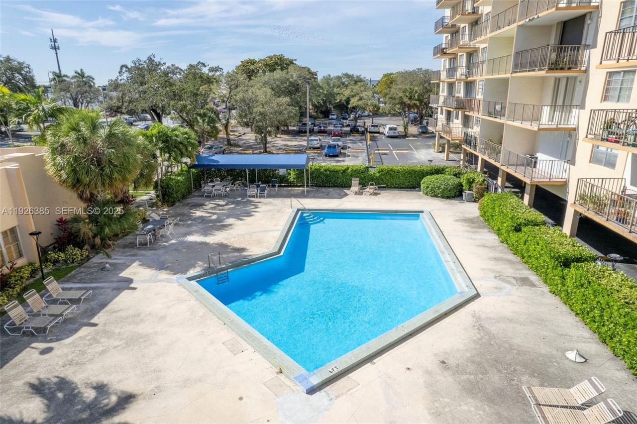 1465 NE 123rd St, Unit PH9, North Miami, FL 33161 Photo