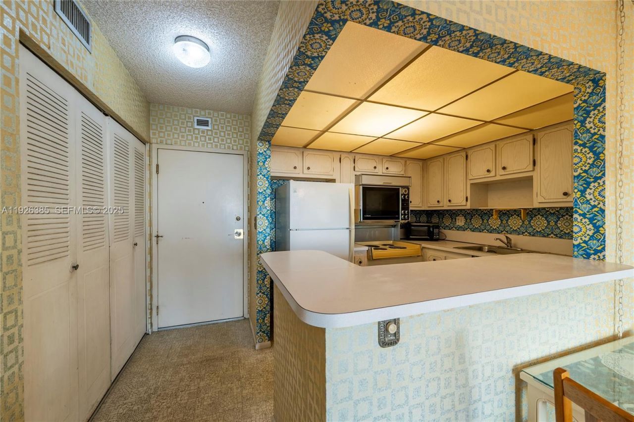 1465 NE 123rd St, Unit PH9, North Miami, FL 33161 Photo