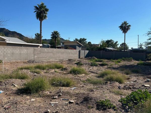 1213 E VOGEL Avenue, Unit 3, Phoenix, AZ 85020