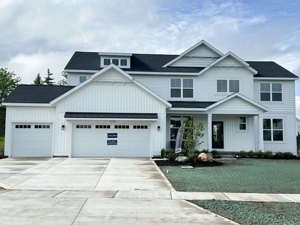 1710 Round Barn Drive, Hudsonville, MI 49426