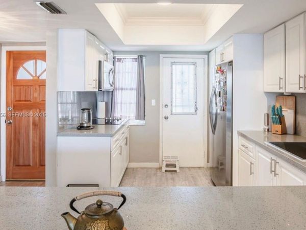 18555 NE 14th Ave, Unit 619, Miami, FL 33179