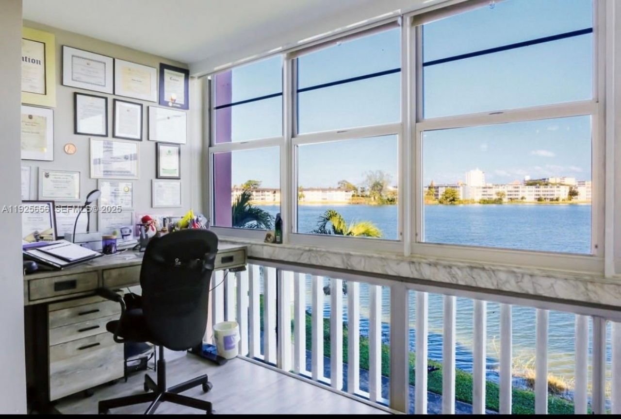 18555 NE 14th Ave, Unit 619, Miami, FL 33179 Photo