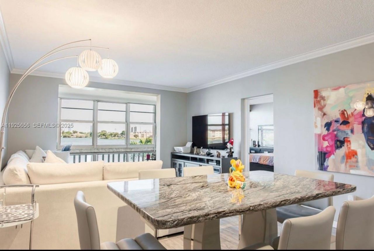 18555 NE 14th Ave, Unit 619, Miami, FL 33179 Photo