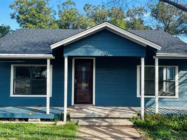 610 W Dale Street, Winters, TX 79567