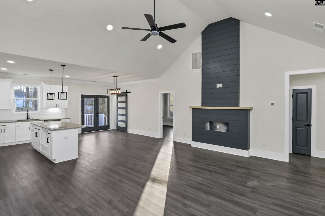 112 Pembrook Lane Photo 8