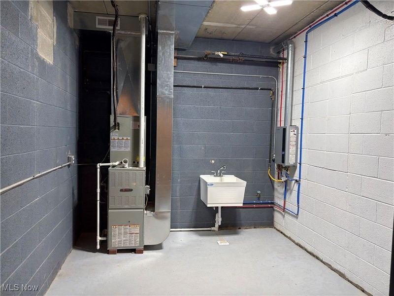 804 E Main Street, Barnesville, OH 43713 Photo 5