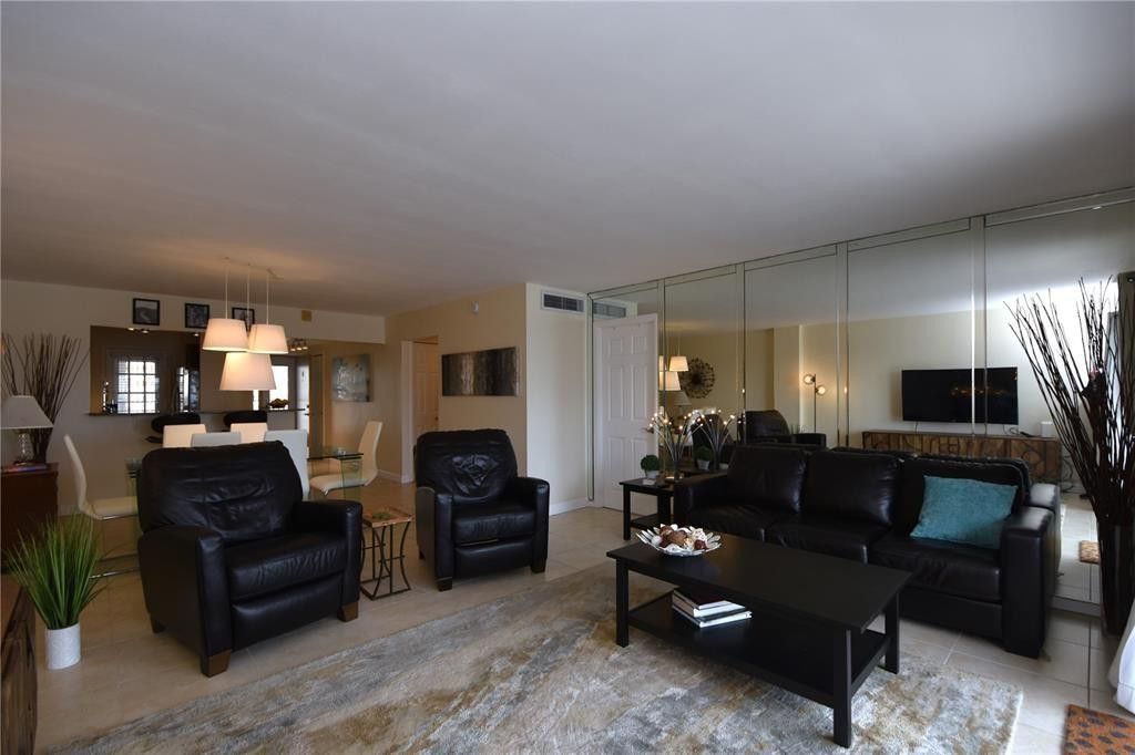 400 Golden Isles Drive, Unit 45, Hallandale Beach, FL 33009 Photo