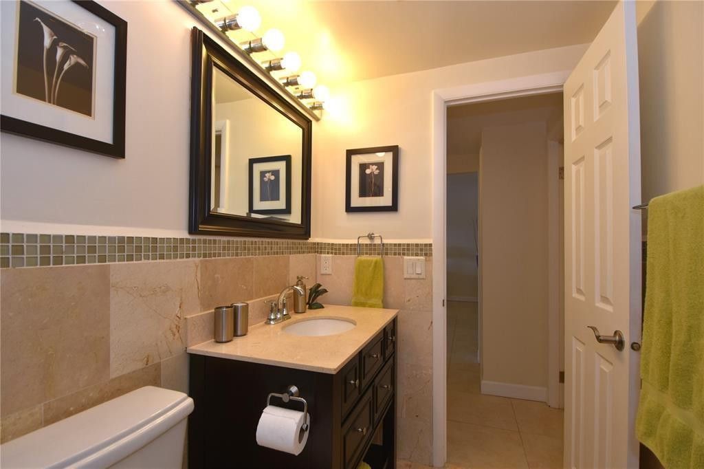 400 Golden Isles Drive, Unit 45, Hallandale Beach, FL 33009 Photo