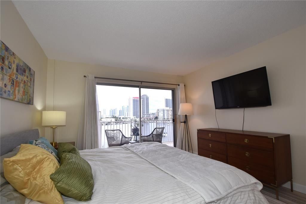 400 Golden Isles Drive, Unit 45, Hallandale Beach, FL 33009 Photo