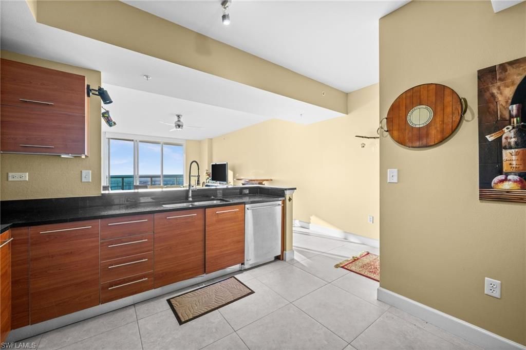 3000 Oasis Grand Blvd, Unit 2702, Fort Myers, FL 33916 Photo