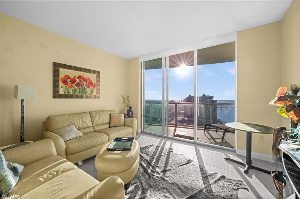 3000 Oasis Grand Blvd, Unit 2702, Fort Myers, FL 33916 Photo