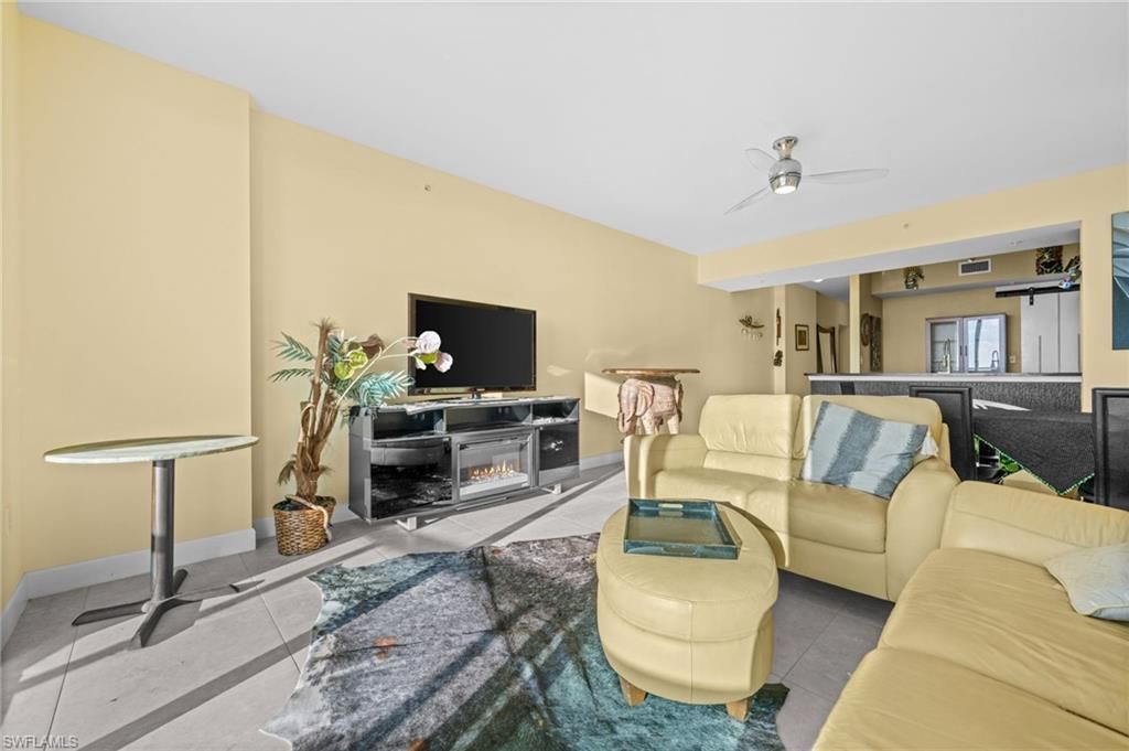 3000 Oasis Grand Blvd, Unit 2702, Fort Myers, FL 33916 Photo