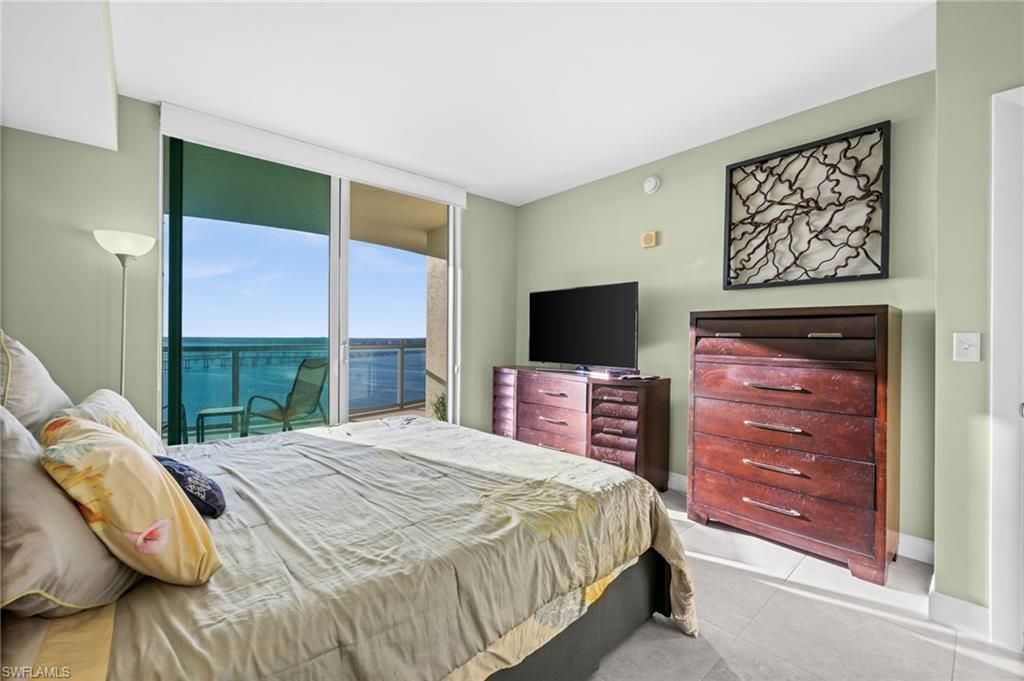 3000 Oasis Grand Blvd, Unit 2702, Fort Myers, FL 33916 Photo