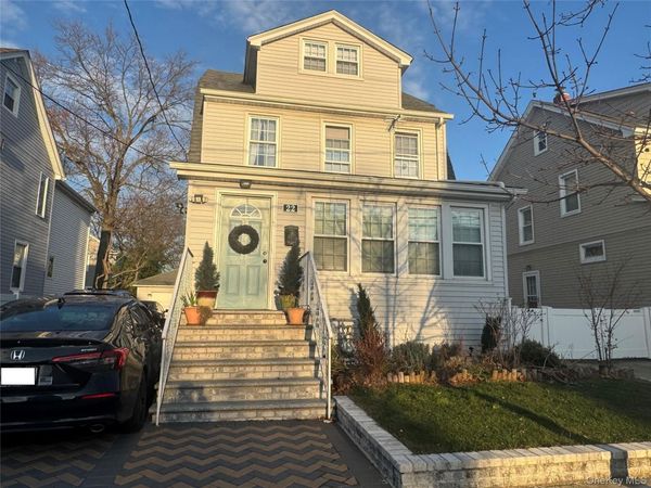 22 Everett Street, Lynbrook, NY 11563