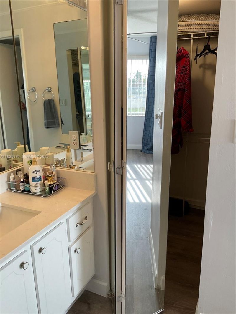 9201 Sunrise Lakes Blvd, Unit 205, Sunrise, FL 33322 Photo