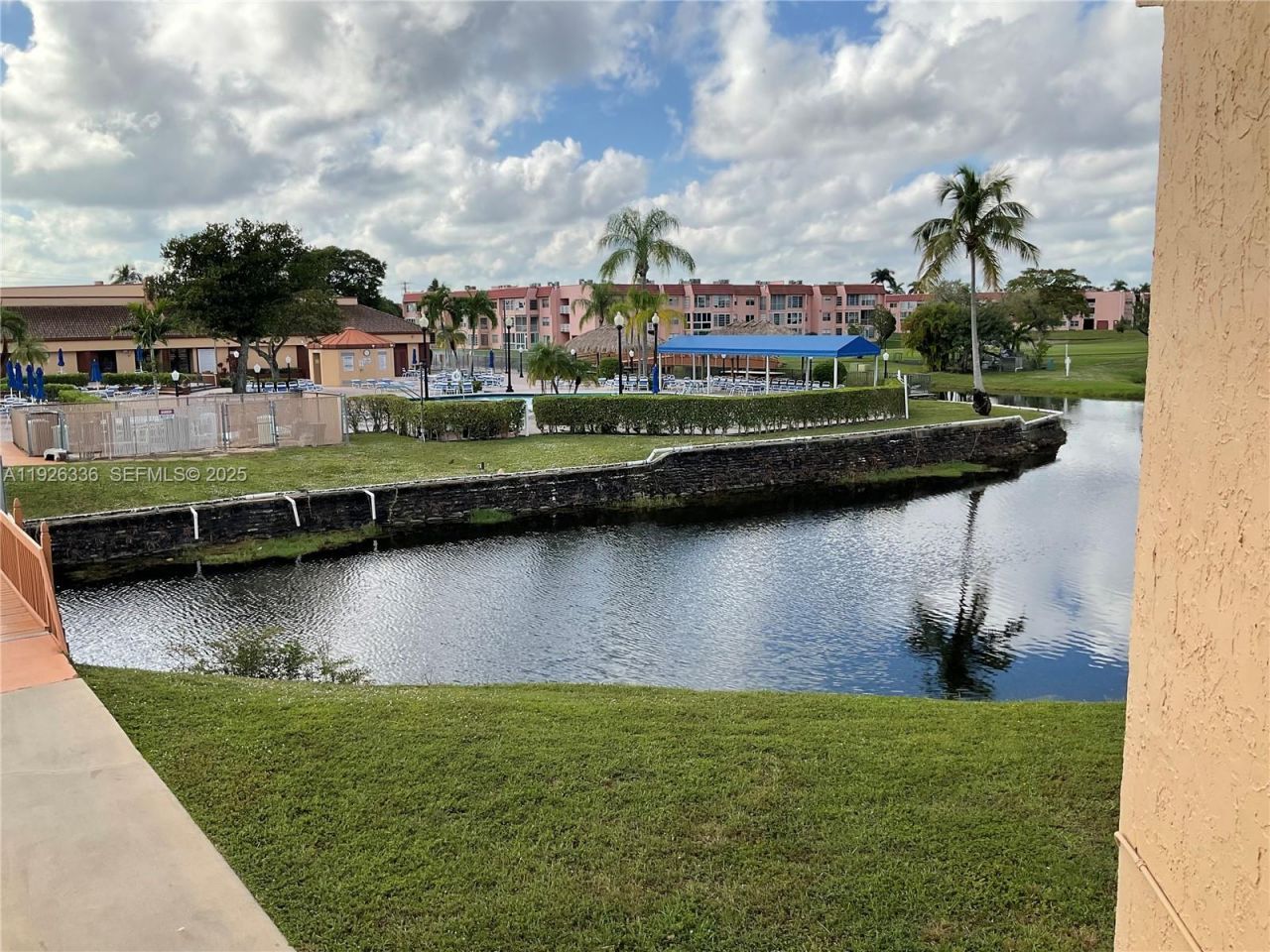 9201 Sunrise Lakes Blvd, Unit 205, Sunrise, FL 33322 Photo