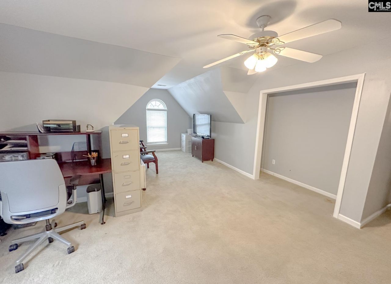 307 Heatherstone Road Photo 21