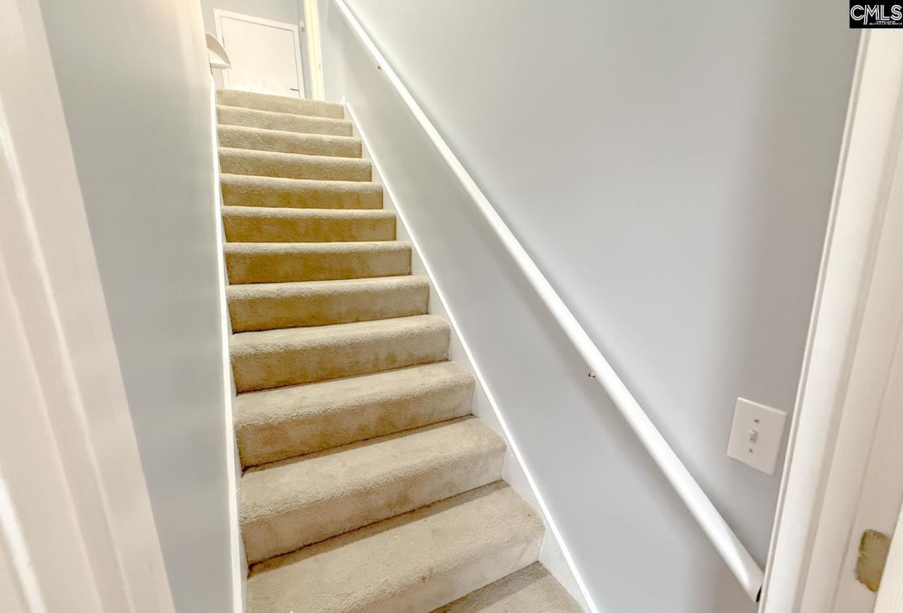 307 Heatherstone Road Photo 22