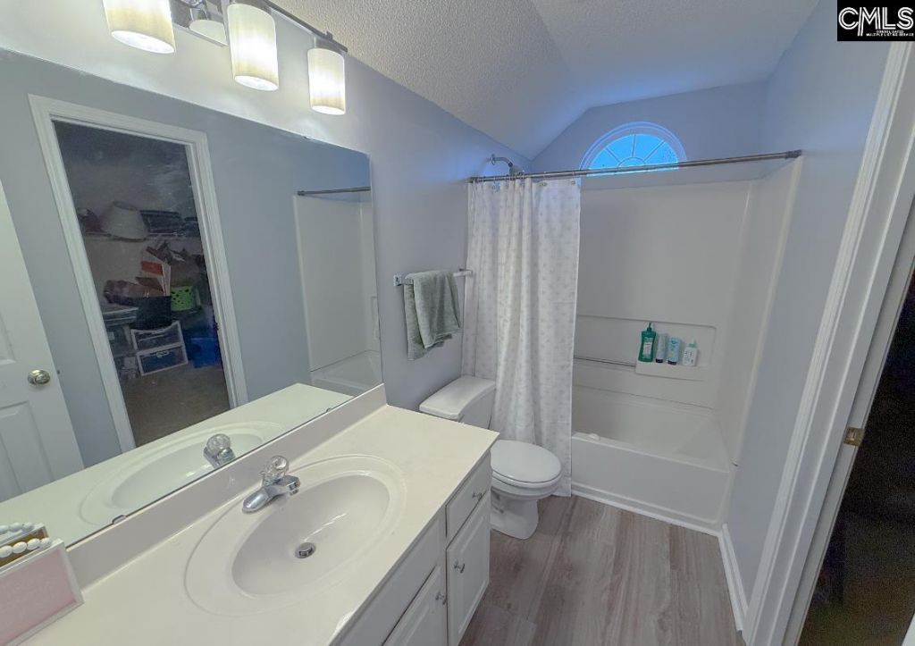 307 Heatherstone Road Photo 24