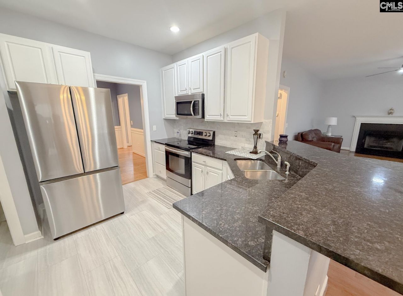 307 Heatherstone Road Photo 4