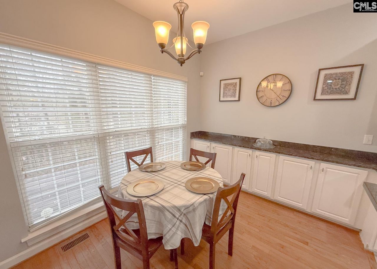 307 Heatherstone Road Photo 5