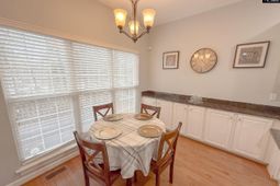 307 Heatherstone Road photo 4