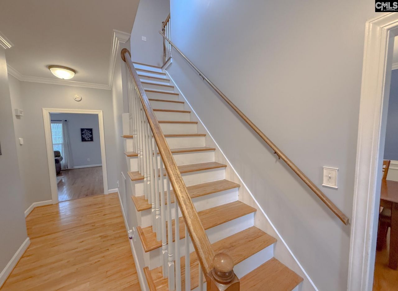 307 Heatherstone Road Photo 8