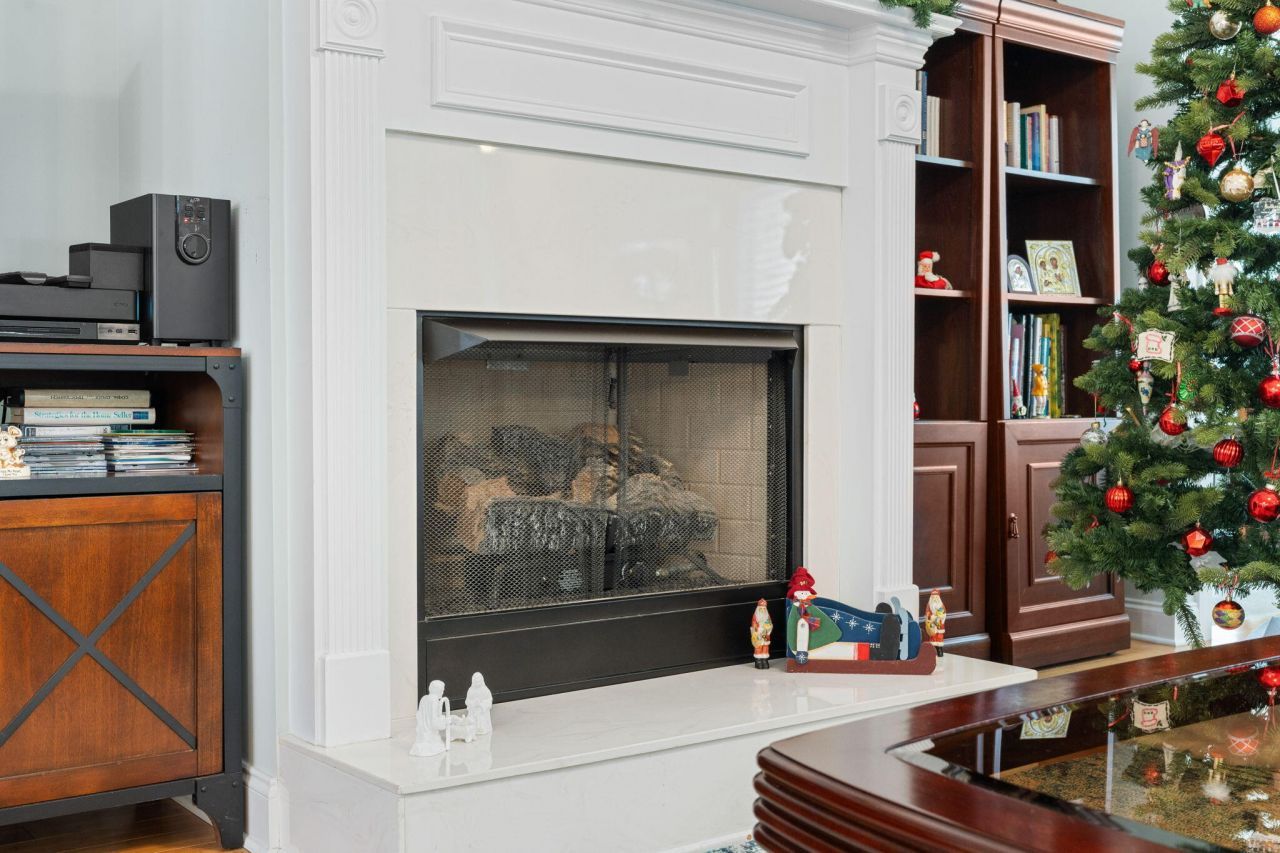 842 Captain Toms Crossing Photo 11