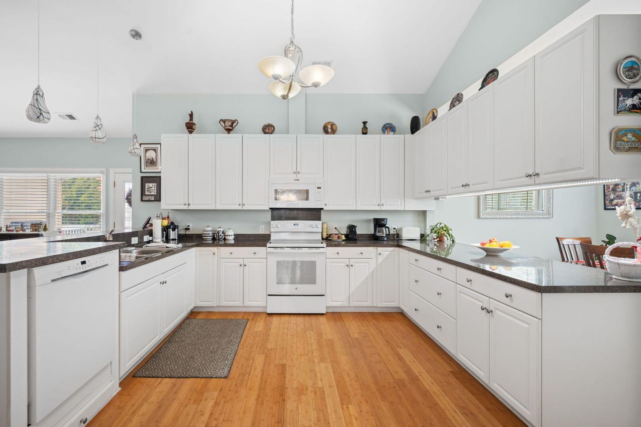 842 Captain Toms Crossing Photo 15