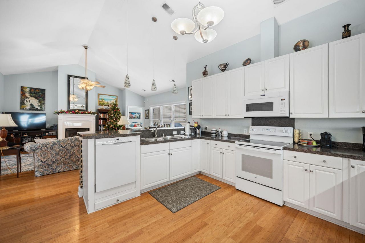 842 Captain Toms Crossing Photo 18