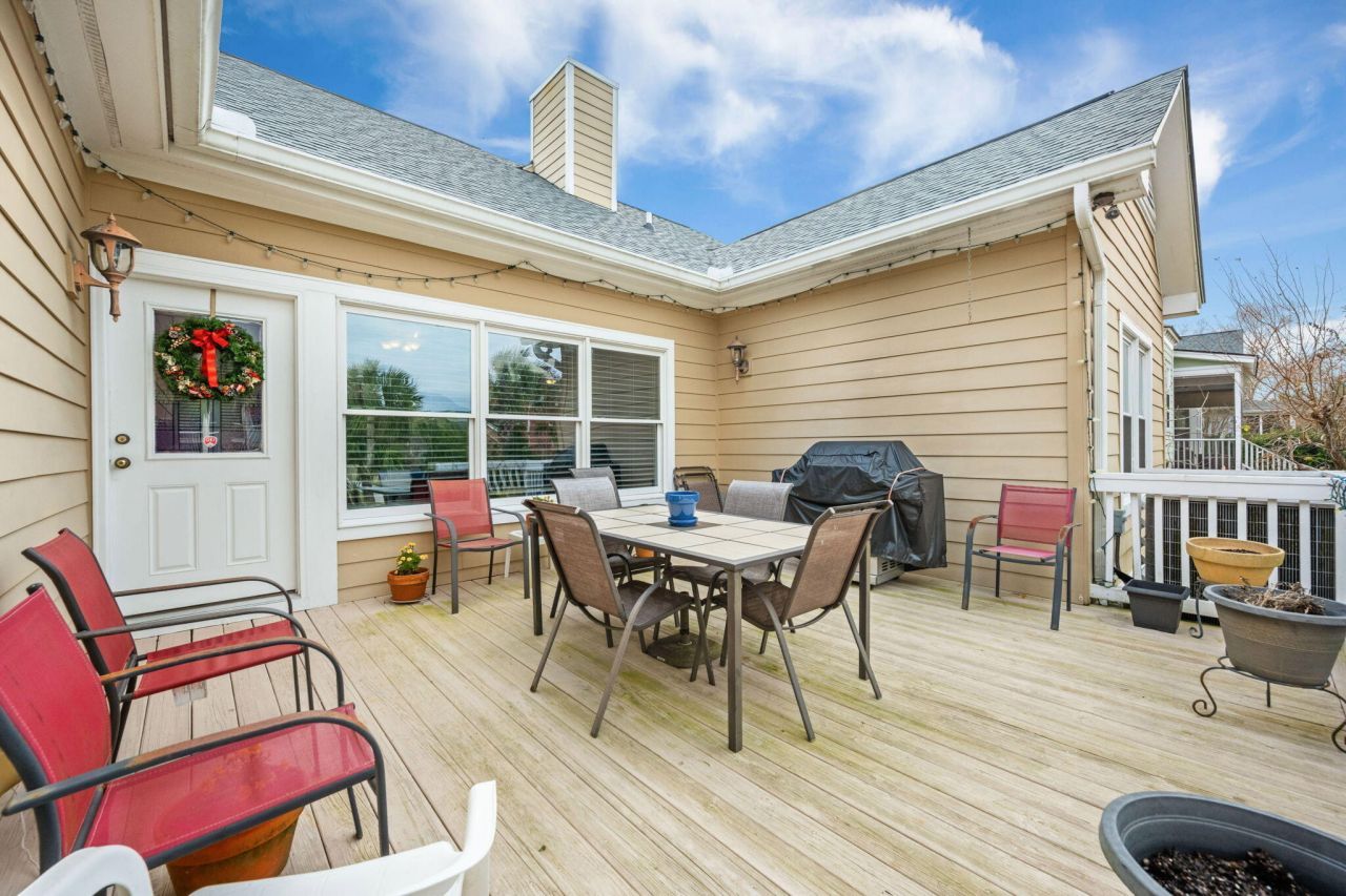 842 Captain Toms Crossing Photo 36