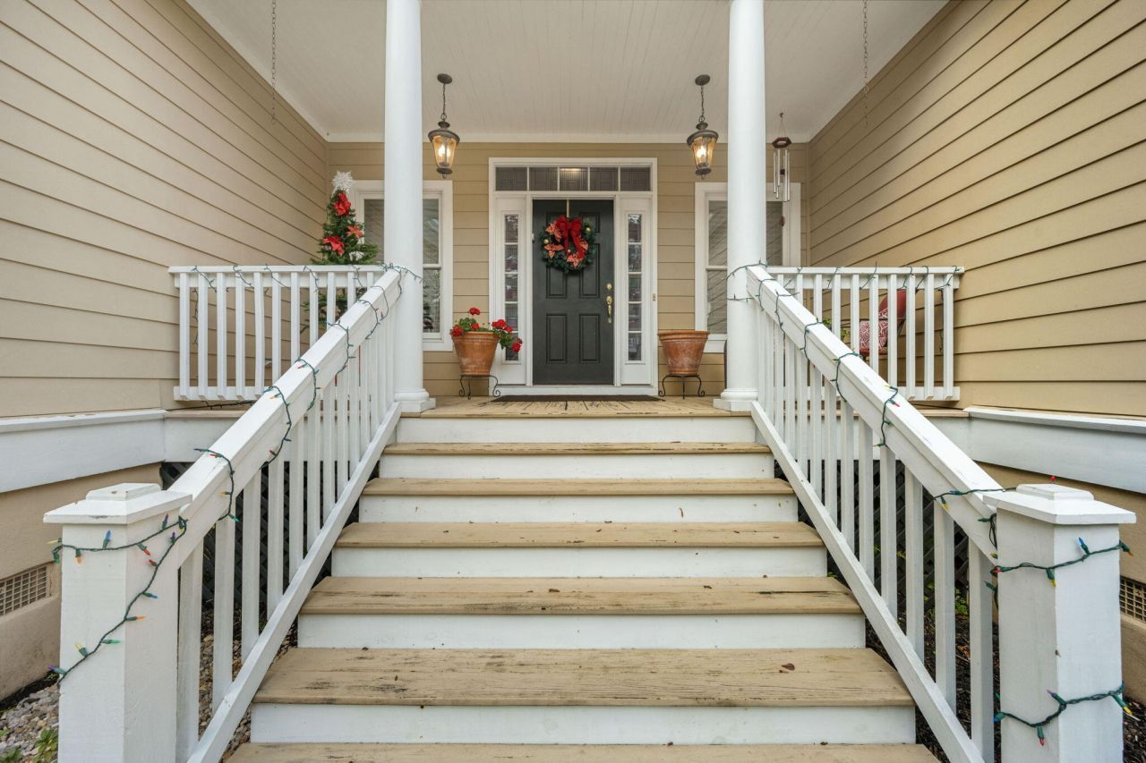 842 Captain Toms Crossing Photo 5