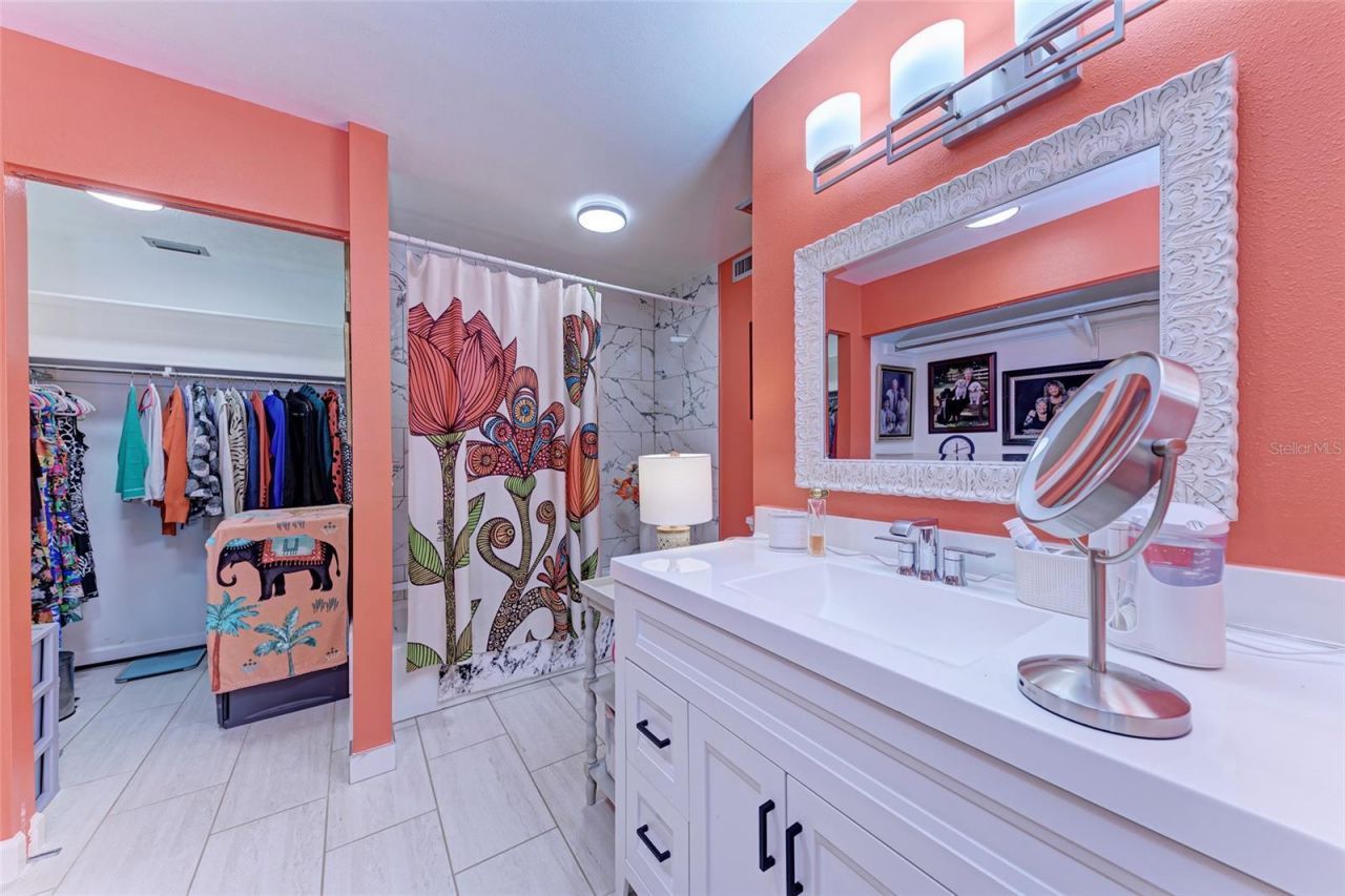 511 Lakeside Drive, Bradenton, FL 34210 Photo