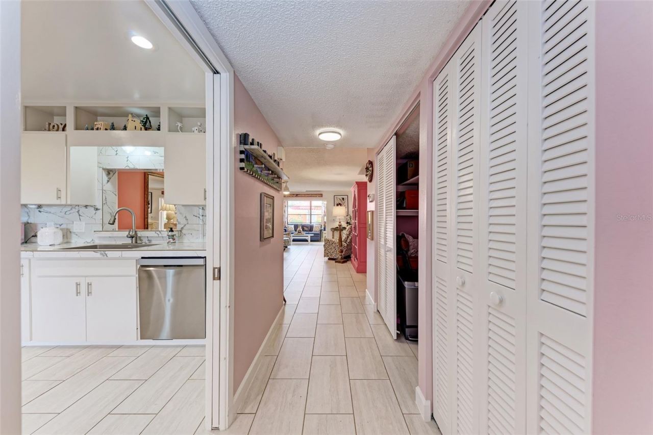 511 Lakeside Drive, Bradenton, FL 34210 Photo