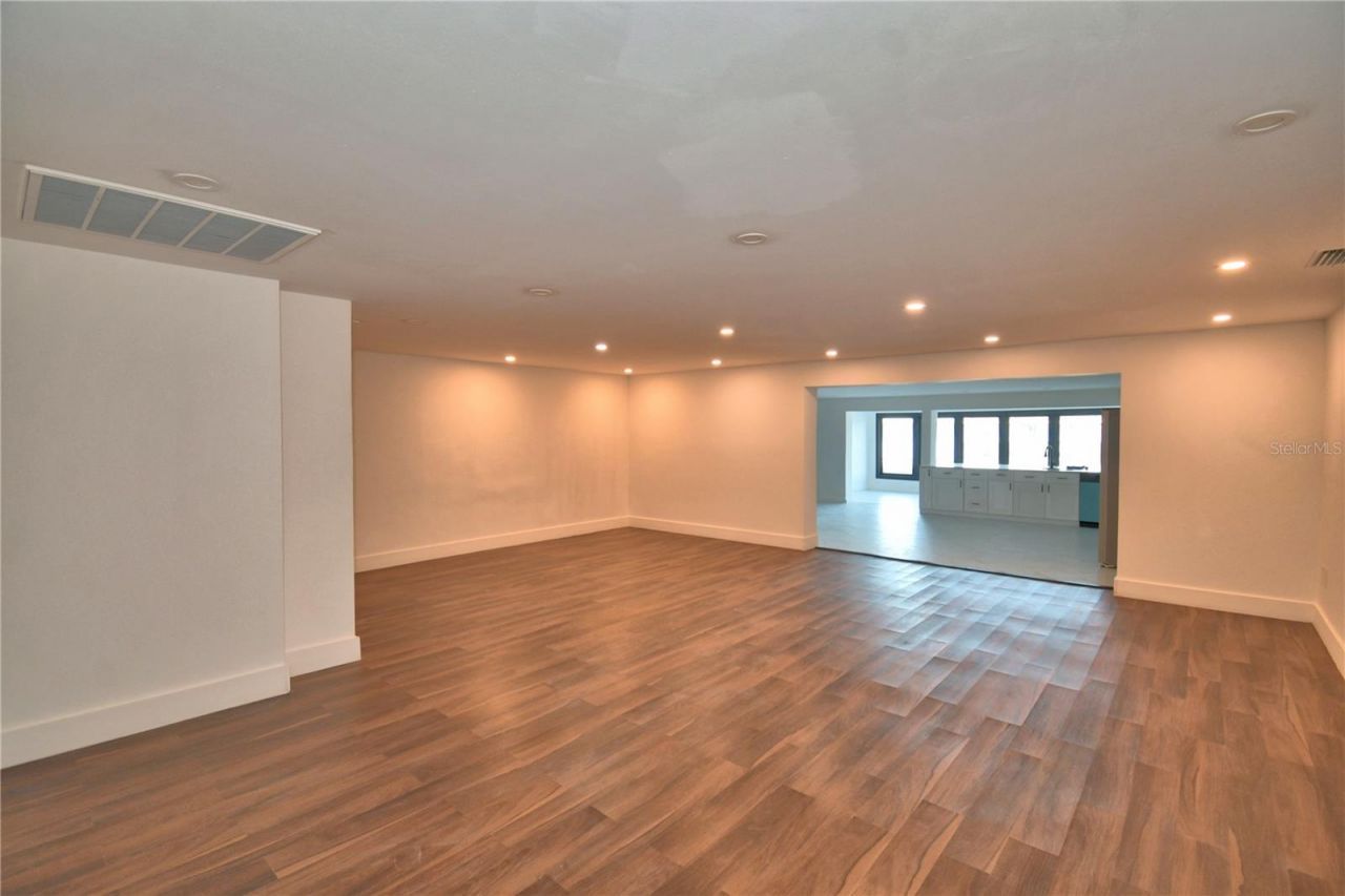 906 Lake Jessie Drive, Winter Haven, FL 33881 Photo