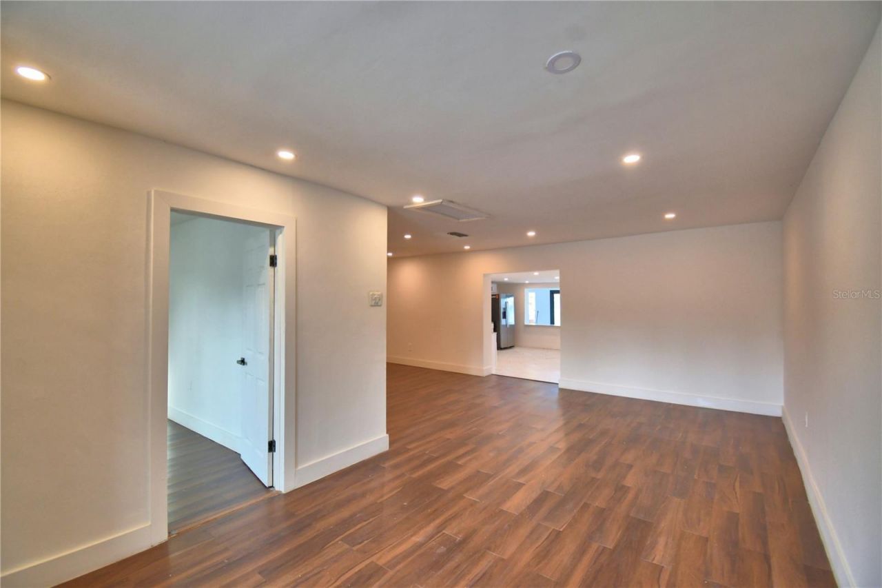 906 Lake Jessie Drive, Winter Haven, FL 33881 Photo