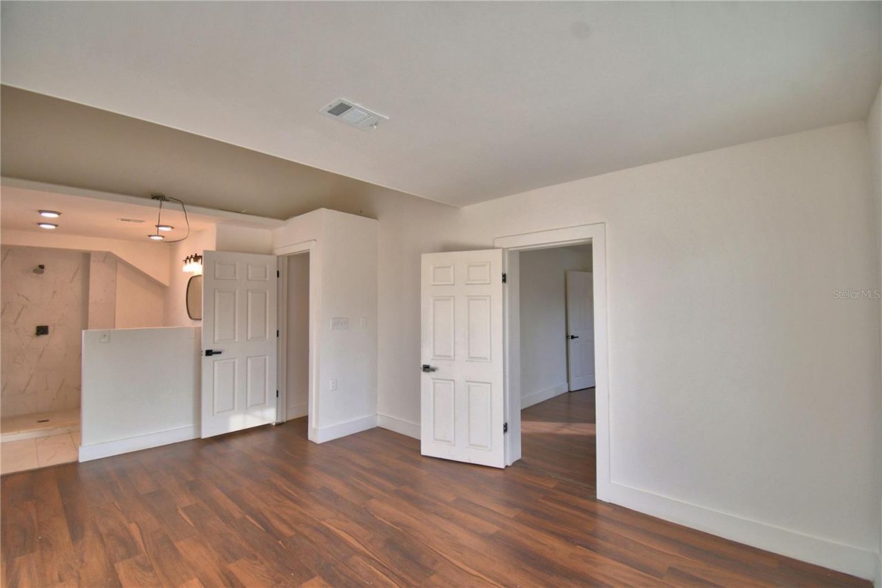 906 Lake Jessie Drive, Winter Haven, FL 33881 Photo