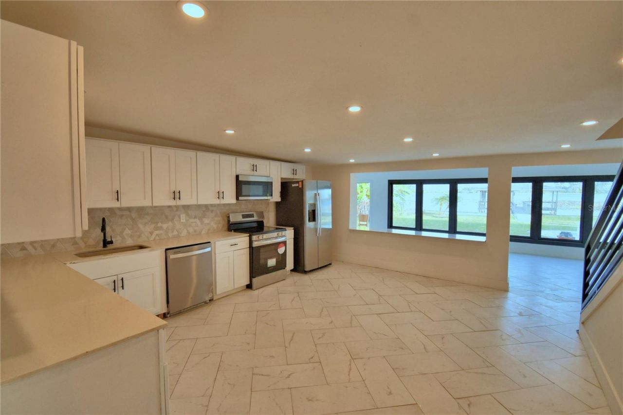 906 Lake Jessie Drive, Winter Haven, FL 33881 Photo