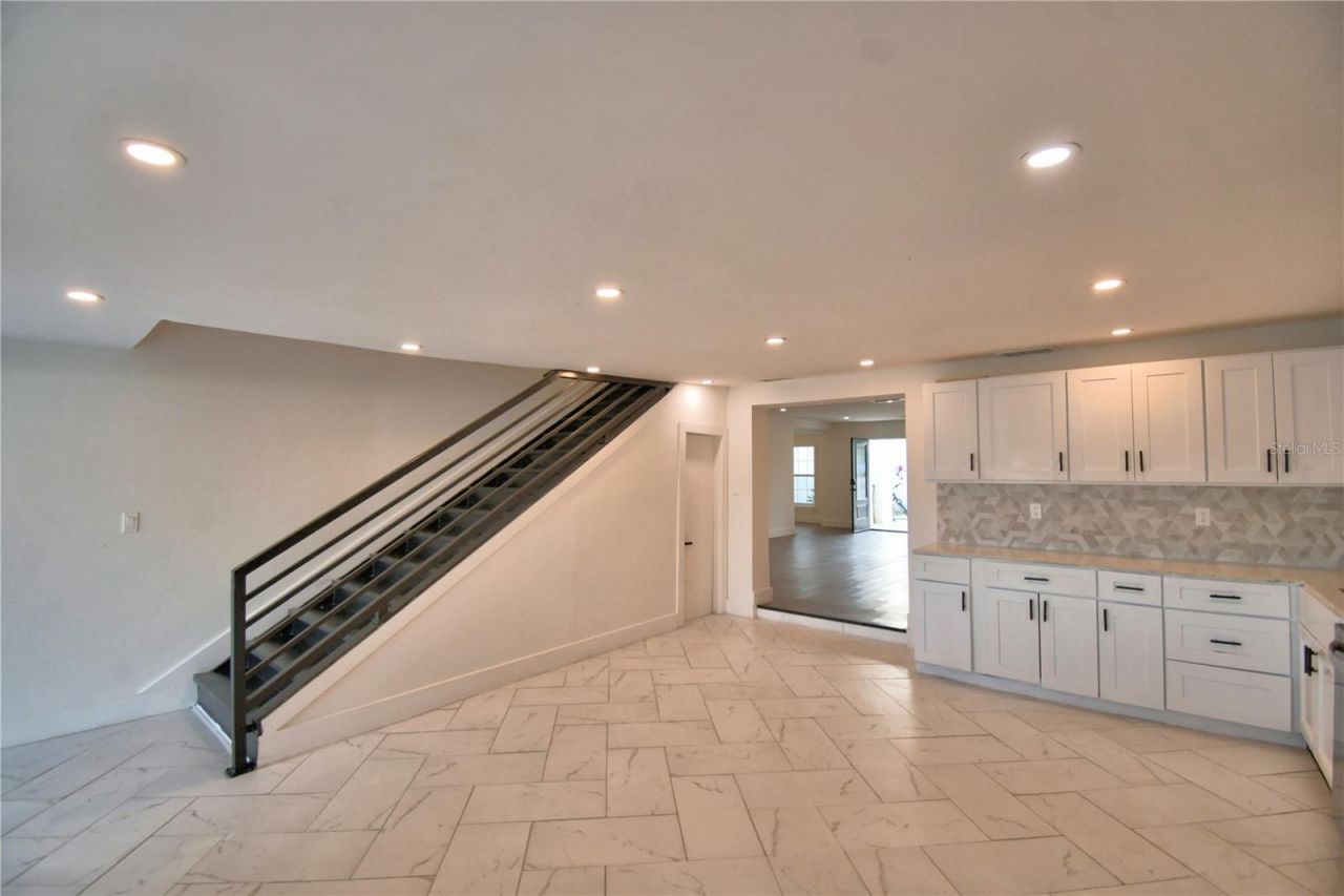 906 Lake Jessie Drive, Winter Haven, FL 33881 Photo