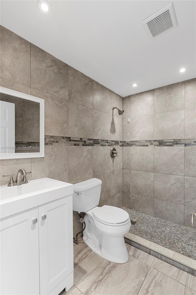 120 SW 96th Ter, Unit 204, Plantation, FL 33324 Photo