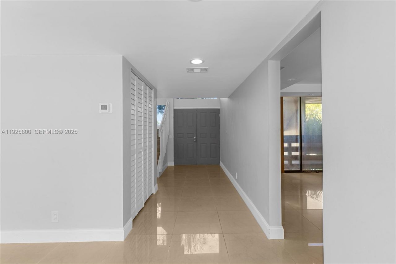 120 SW 96th Ter, Unit 204, Plantation, FL 33324 Photo