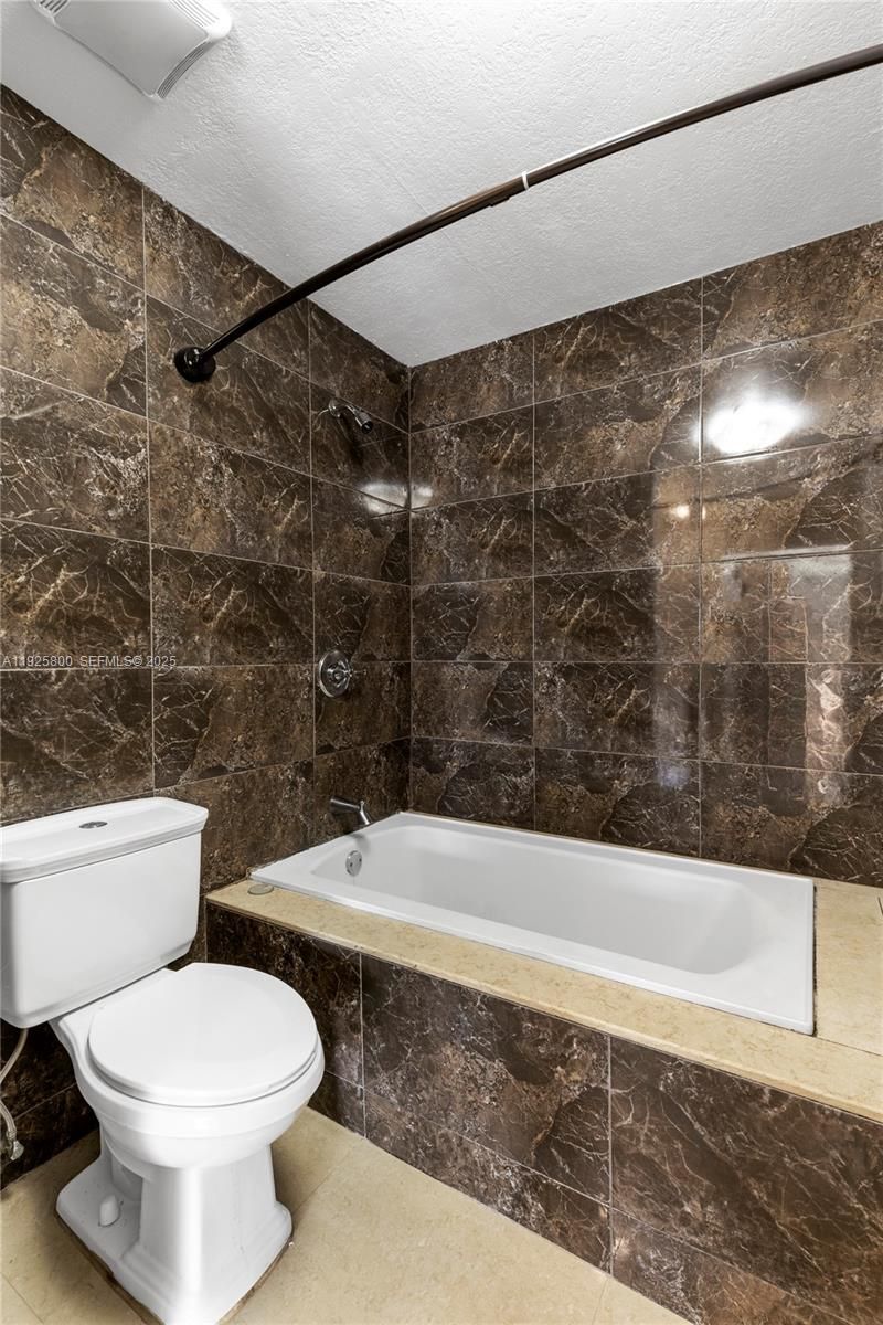 120 SW 96th Ter, Unit 204, Plantation, FL 33324 Photo