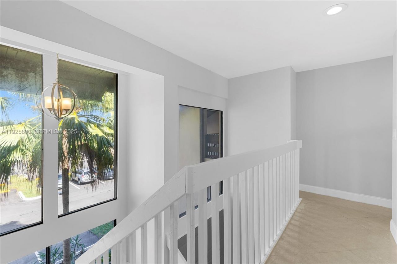 120 SW 96th Ter, Unit 204, Plantation, FL 33324 Photo