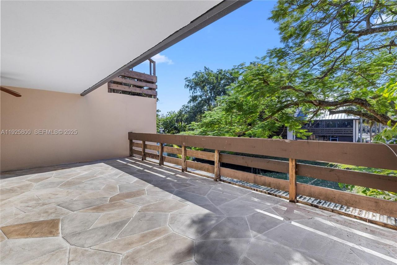 120 SW 96th Ter, Unit 204, Plantation, FL 33324 Photo